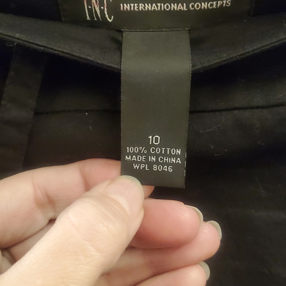 Black skirt - Picture 2 of 3